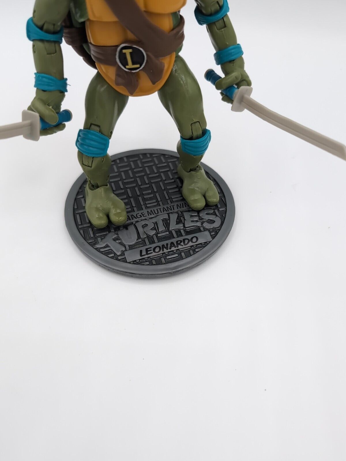 TMNT 7" Action Figure Leonardo Teenage Mutant Ninja Turtles Weapons